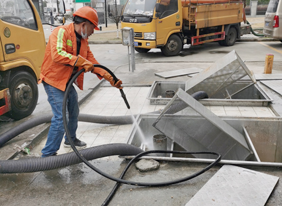 九真镇隔油池清理